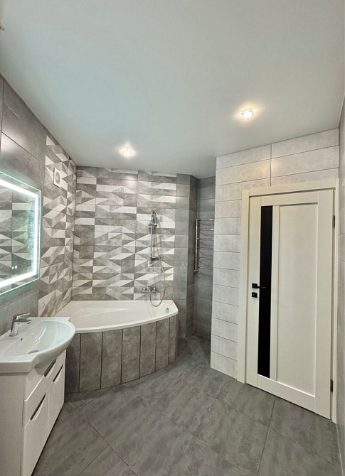 Терміново продам однокімнатну квартиру. Укомплектована Ровно - изображение 4