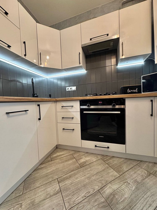 Терміново продам однокімнатну квартиру. Укомплектована Ровно - изображение 2