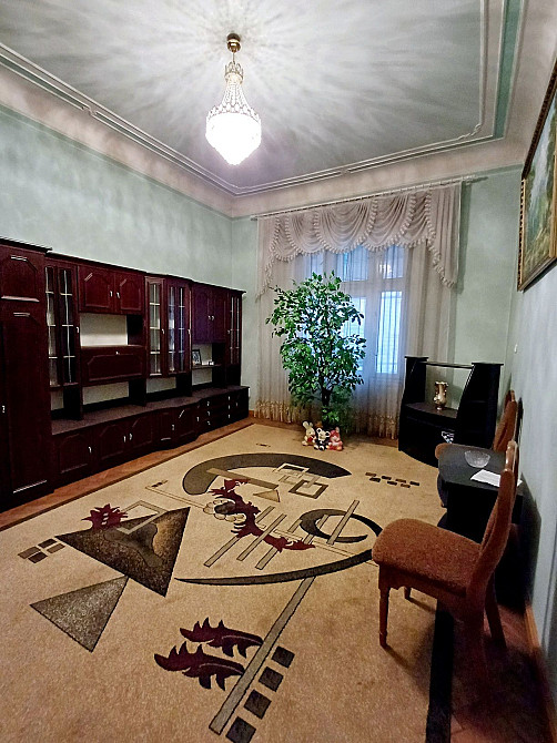 Продам три кімнатну квартиру. Центр Черновцы - изображение 1