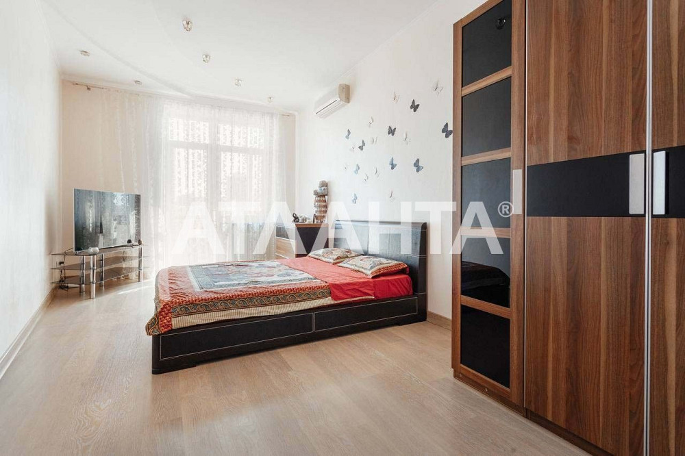 ЖК "Подкова" построен в 2010 году строительной компанией "Стикон".
В п Одеса - зображення 8