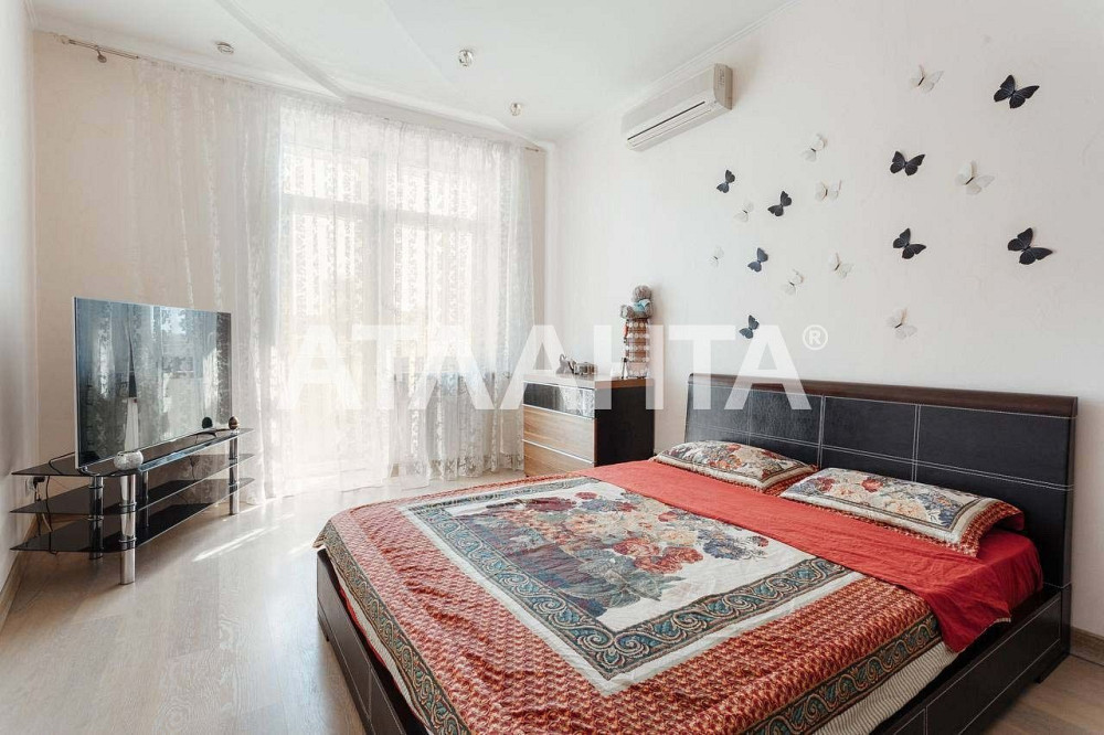 ЖК "Подкова" построен в 2010 году строительной компанией "Стикон".
В п Одеса - зображення 4