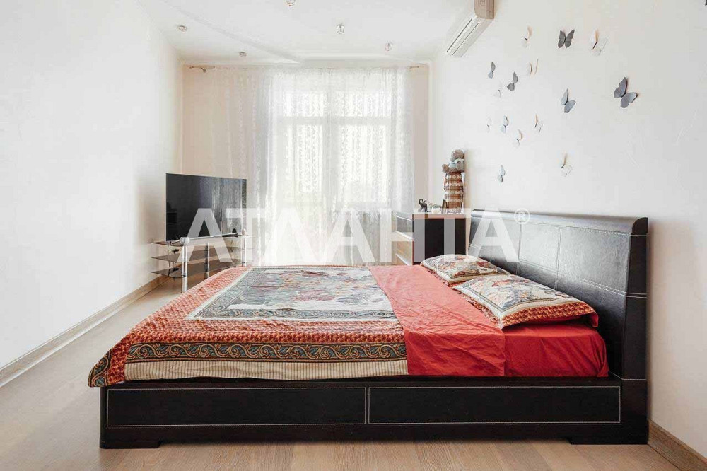 ЖК "Подкова" построен в 2010 году строительной компанией "Стикон".
В п Одеса - зображення 3