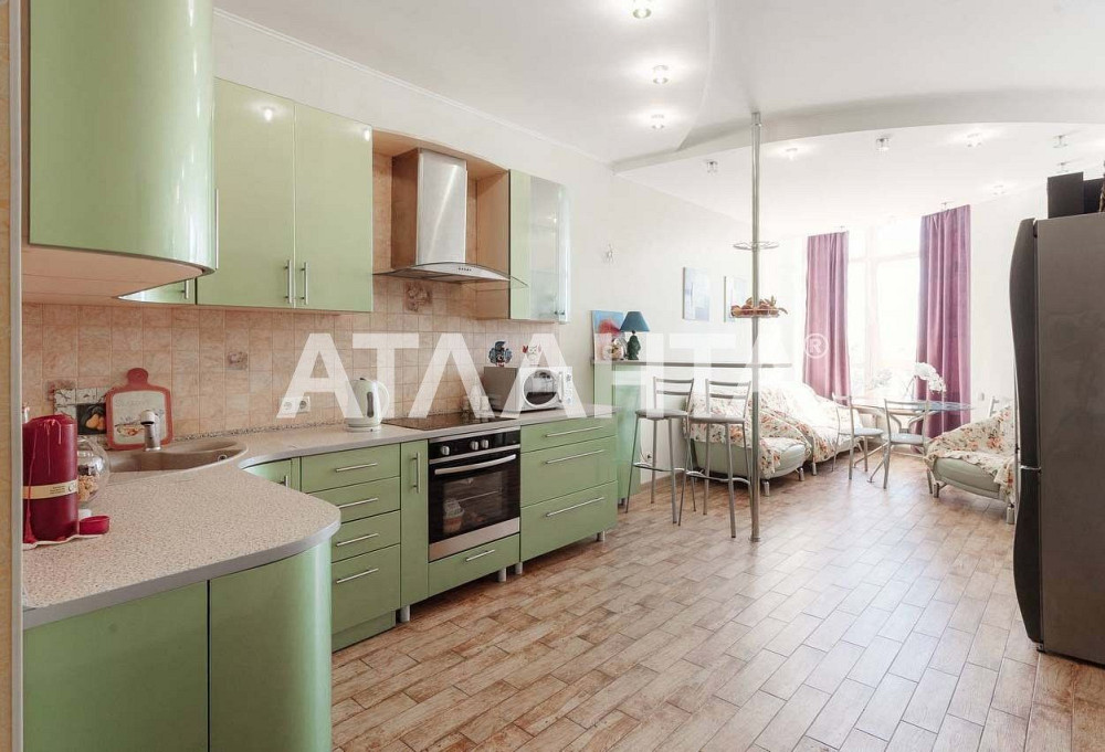 ЖК "Подкова" построен в 2010 году строительной компанией "Стикон".
В п Одеса - зображення 1