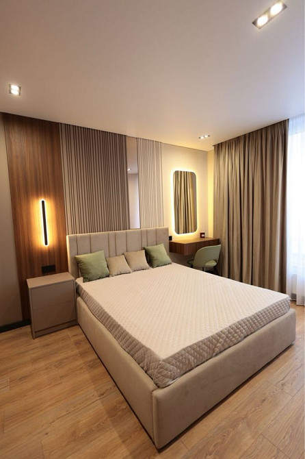 Продаж 1-к квартири з дизайнерським ремонтом ЖК Варшавский 2 Винограда Київ - зображення 1