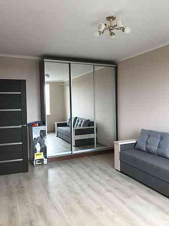 З ліжком і диваном! Квартира в Лісовому кварталі Бровары