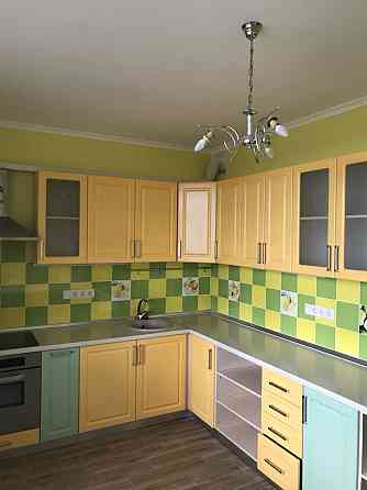 З ліжком і диваном! Квартира в Лісовому кварталі Бровары