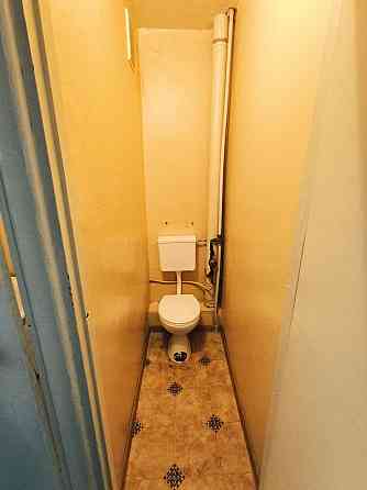 Продається двокімнатна квартира окремі кімн. поряд з алеєю Космонавтів Винница