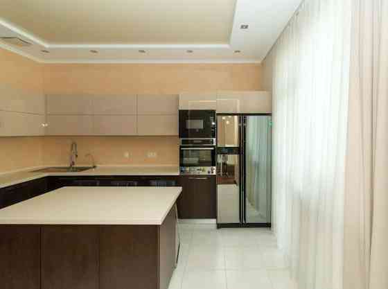 Продам 4к квартиру з ремонтом та меблями ЖК  Сонячна Брама Киев