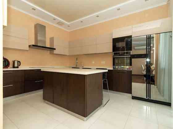 Продам 4к квартиру з ремонтом та меблями ЖК  Сонячна Брама Киев