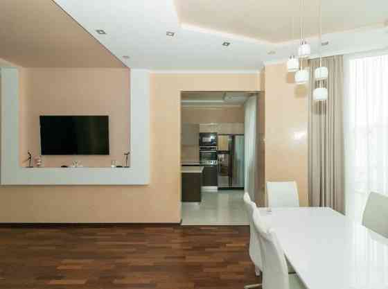 Продам 4к квартиру з ремонтом та меблями ЖК  Сонячна Брама Киев