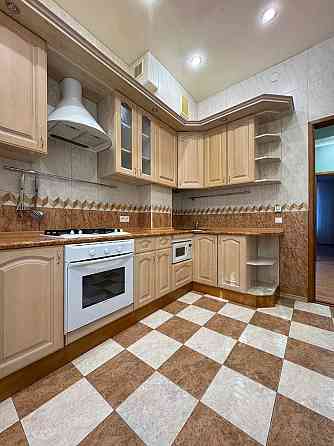 Трикімнатна квартира в Центрі з гаражом Кропивницький