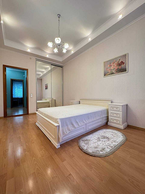 Трикімнатна квартира в Центрі з гаражом Кропивницкий - изображение 1