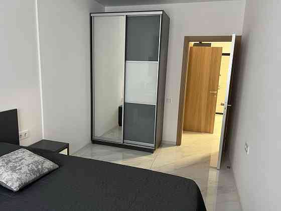 Здається двокімнатна квартира біля вокзалу , перша здача! Київ