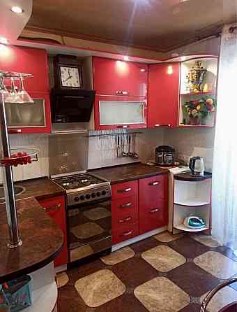 Продам трехкомнатную кваритиру Лозовая