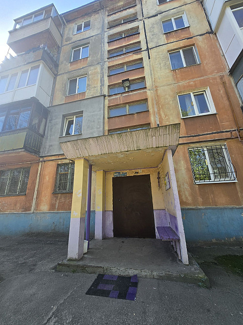 Продам 2-комнатную квартиру р-н Черёмушки Кам`янське (Запорізька обл.) - зображення 1