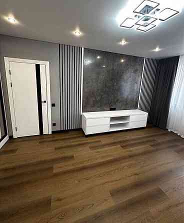 Актуальний продаж 2-х кімнатної квартири з ремонтом. Забудовник рауш Хмельницький