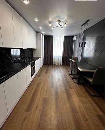 Актуальний продаж 2-х кімнатної квартири з ремонтом. Забудовник рауш Хмельницький