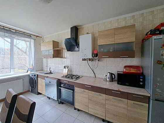 Простора 2 кімнатна 65 м². Податки – 2% Ирпень