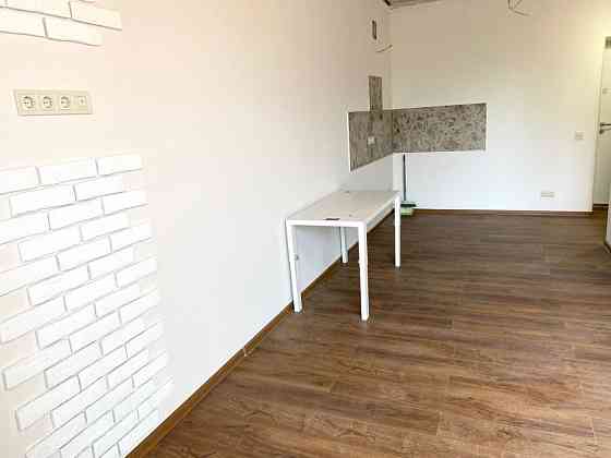 Продам велику квартиру - студію з ремонтом Гостомель