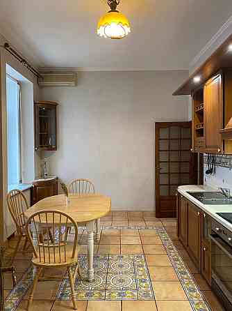 Аренда 3-ком. квартиры, центр, Михайловский-провулок 12. Киев