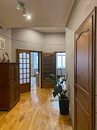 Аренда 3-ком. квартиры, центр, Михайловский-провулок 12. Киев