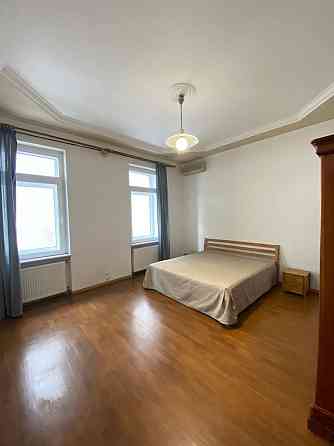 Аренда 3-ком. квартиры, центр, Михайловский-провулок 12. Киев