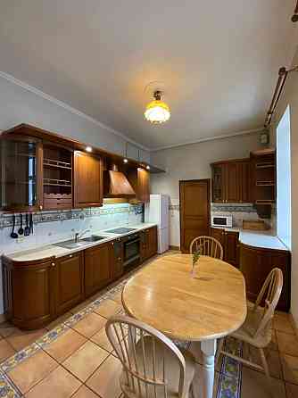 Аренда 3-ком. квартиры, центр, Михайловский-провулок 12. Киев