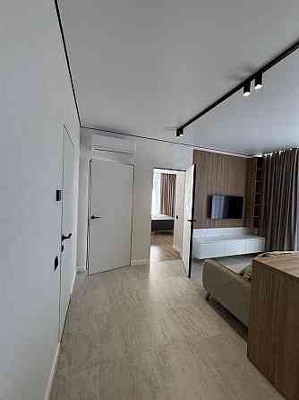 Дизайнерська двохкімнатна кваотира з максимальною комплектацією! Центр Буча