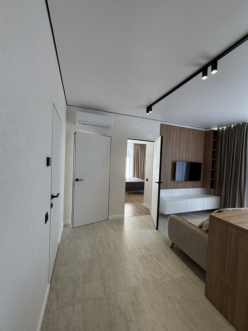 Дизайнерська двохкімнатна кваотира з максимальною комплектацією! Центр Буча - изображение 4