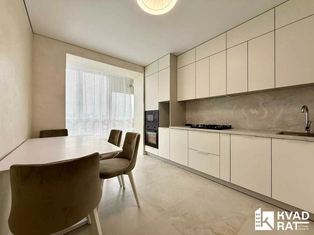 Двокімнатна з меблями та технікою в центрі міста Ивано-Франковск - изображение 1