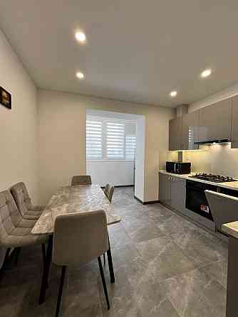 Стильна 3-кімнатна біля парку, повністю укомплектована Ивано-Франковск