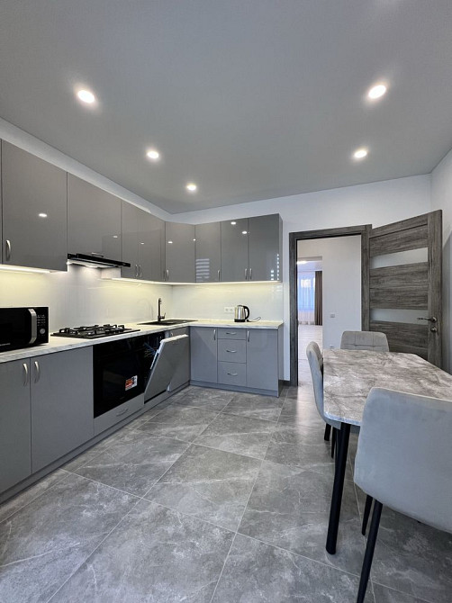 Стильна 3-кімнатна біля парку, повністю укомплектована Івано-Франківськ - зображення 4