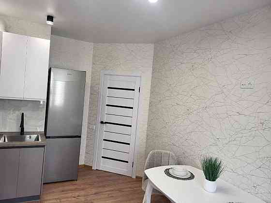 Продам квартиру в новом доме с евроремонтом и мебелью Ліски