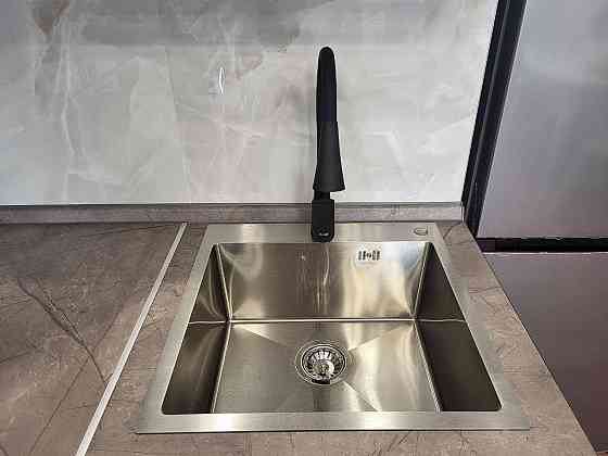 Продам квартиру в новом доме с евроремонтом и мебелью Ліски