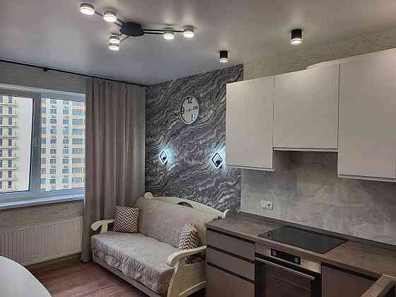 Продам квартиру в новом доме с евроремонтом и мебелью Ліски