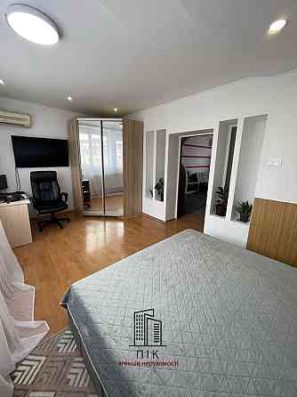 Простора 3-кімнатна квартира з ремонтом на Володимирській Ужгород