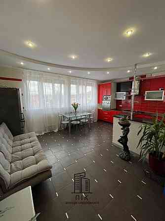 Простора 3-кімнатна квартира з ремонтом на Володимирській Ужгород