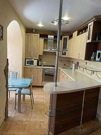 Аренда шикарной 3к Сталинки в Центре города ,с автономным отоплением! Слов`янськ