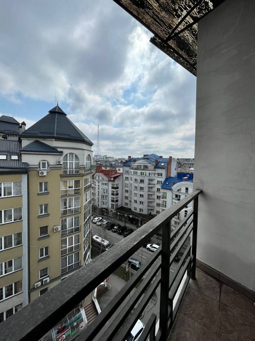 Затишна квартира в центрі міста Ивано-Франковск - изображение 8