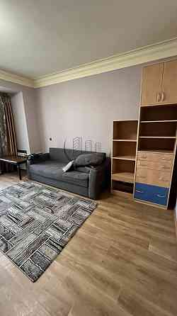 Здається трикiмнатна у 'Домi з шпилем' (+ Світло) Харків