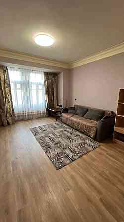 Здається трикiмнатна у 'Домi з шпилем' (+ Світло) Харків