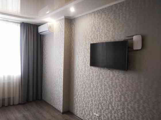 Без комиссии своя 2х ком. кв 8 этаж 25 этажного дома. Все новое Киев