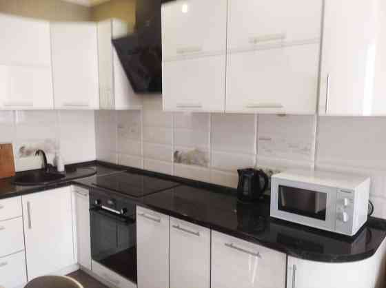 Без комиссии своя 2х ком. кв 8 этаж 25 этажного дома. Все новое Киев