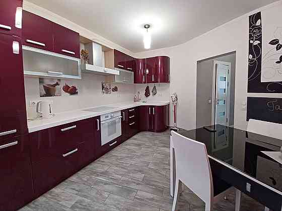 Здається простора 2х км в самому центрі!!! Ивано-Франковск