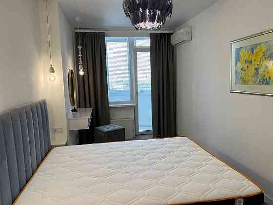 Оренда 2-кімн сучасної квартири в енергонезалежному будинку біля парку Киев