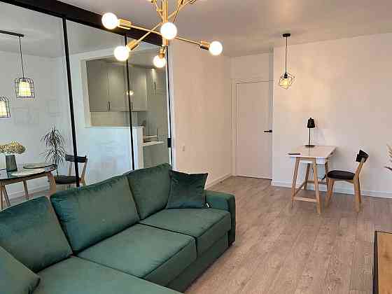 Оренда 2-кімн сучасної квартири в енергонезалежному будинку біля парку Киев