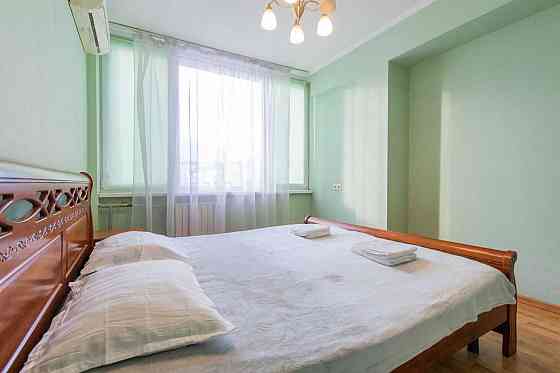 Здам в довгострокову оренду 3 кімн. квартиру вул Володимирська 51/53 Киев