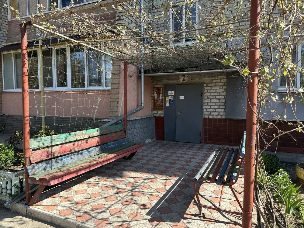 Продається 3-х кімнатна квартира з гаражем. Вознесенськ - зображення 1