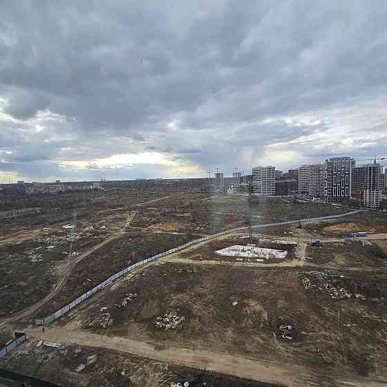 Власник.  Продам трикімнатну квартиру  99кв.м.  в ЖК Варшавський 2 Київ