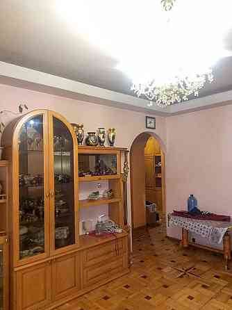 3 комн. квартира метро Ботанический сад, сталинка, пр. Науки, 3й этаж Харьков